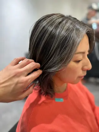 ミディアム カラー アダチ コウスケのヘアスタイル