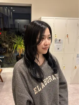 ロング エルロン 栢原のヘアスタイル