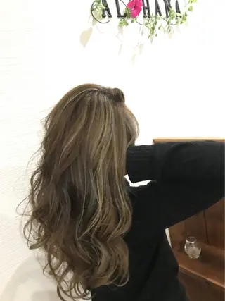 ロング naomi (夜間営業受付中★)のヘアスタイル