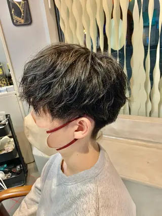ショート パーマ メンズ 【扱いやすいパーマ】 眞鍋拓己のヘアスタイル