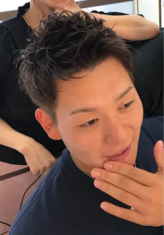 ショート カラー メンズ 🟦メンズパーマ🟦 横浜駅｜小上馬淳司のヘアスタイル