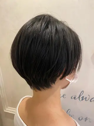 ショート トレンドカラー🎨 Eriのヘアスタイル