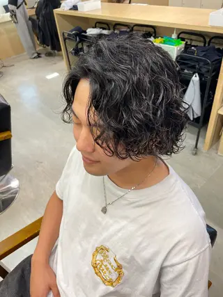 ミディアム パーマ メンズ マエダ リョウのヘアスタイル