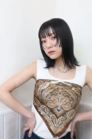 ミディアム 透け感カラー🌿 小島 りなのヘアスタイル