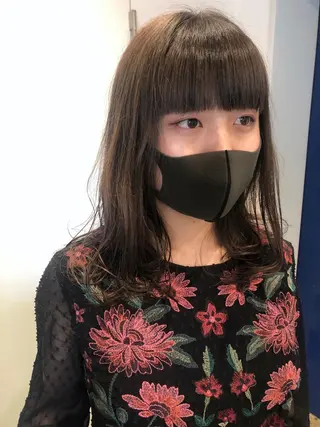 ミディアム カラー MIOベージュカラー 柔らかいカラーのヘアスタイル