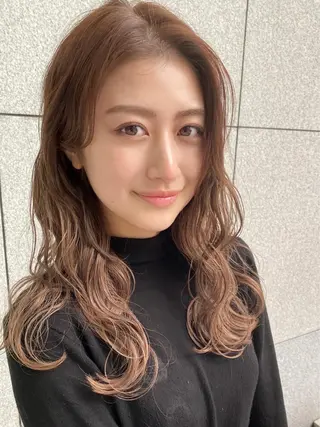 セミロング カラー ブリーチ＆カラーが 得意☀️望月宣雄☀️のヘアスタイル