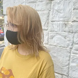 ミディアム カジュアルを女っぽく 𝗮𝘆𝗮𝗰𝗼のヘアスタイル