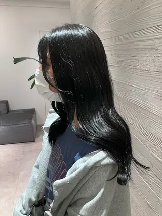 ロング カラー サキ🤍ハイトーン 🩰くびれ巻きヘアのヘアスタイル