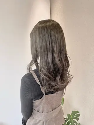 ロング カラー 佐々木 美帆のヘアスタイル