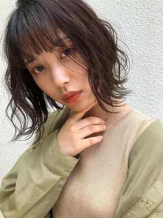 ミディアム カラー 🩰オリーブ/ ベージュ松本咲花🩰のヘアスタイル