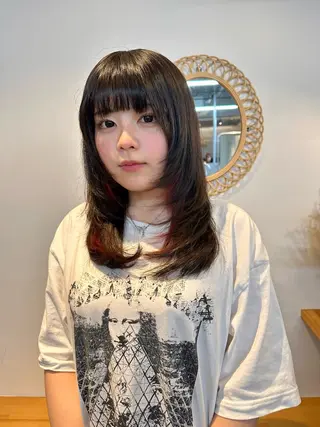 セミロング カラー yuika .のヘアスタイル