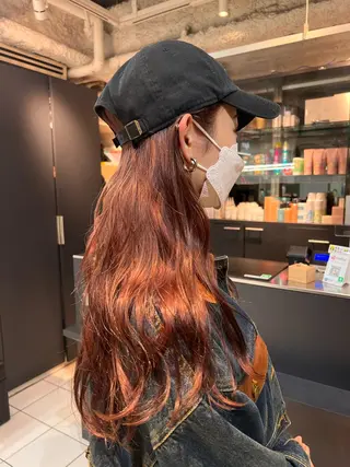 カラー ウルフ/レイヤー Miinaのヘアスタイル