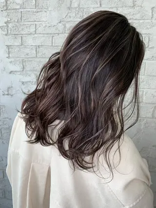 セミロング 🇺🇸ハイライト特 化美容師🇺🇸漆沢のヘアスタイル
