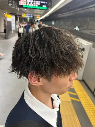 ショート パーマ メンズ 渋谷／ブリーチ／ カラーモデル／はるとのヘアスタイル