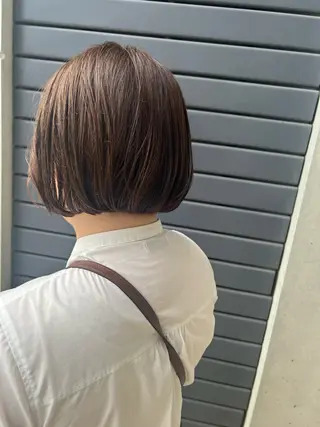 ショート カラー IKU顔周りレイヤー /ボブ/透明感カラーのヘアスタイル