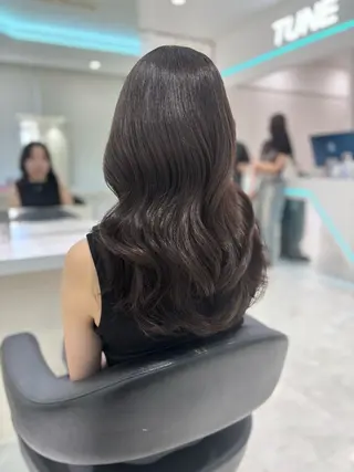 ロング カラー 流行りの透明感カラー ×縮毛矯正🤍ユウのヘアスタイル