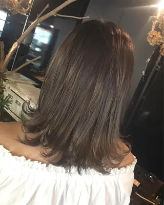ミディアム カラー 吉本 yoshimotoのヘアスタイル
