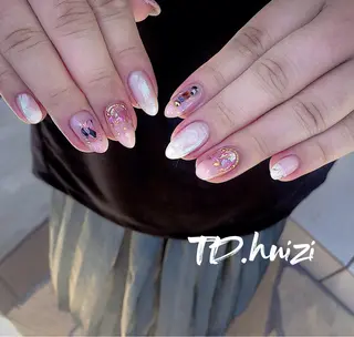 ミディアム めぐみのネイルサロン スタッフ練習のネイルデザイン