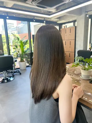 セミロング MEGRI 三軒茶屋【メグリ】のヘアスタイル