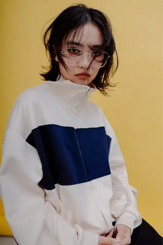 ミディアム カラー 羽田 莉野のヘアスタイル