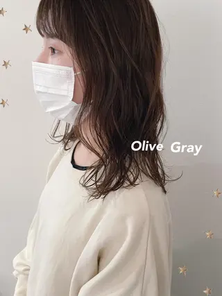 ミディアム カラー 市川 千夏のヘアスタイル