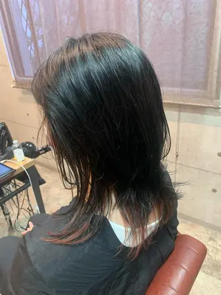 ミディアム カラー ERIKO Tのヘアスタイル
