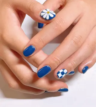 ネイル VIERU 🌈🎀💖のネイルデザイン