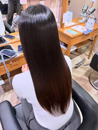 ロング 松本 真実のヘアスタイル