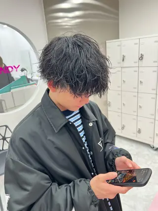 ミディアム パーマ メンズ メンズパーマ特化 TAIGAのヘアスタイル