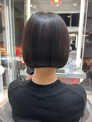 ショート ボブ×艶髪｜ 艶カラー🩶石橋怜大のヘアスタイル