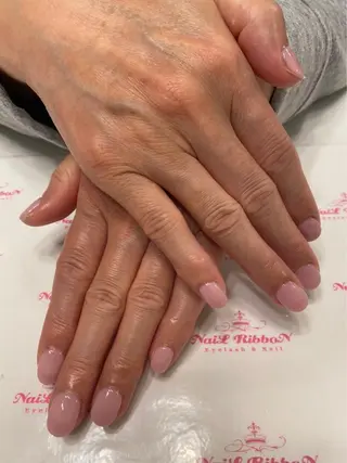 ネイル ネイルリボン 受付スタッフのネイルデザイン