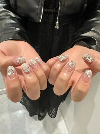 ネイル 個性派ネイル 🌼 ハルカ ♡の眉毛・アイブロウイメージ