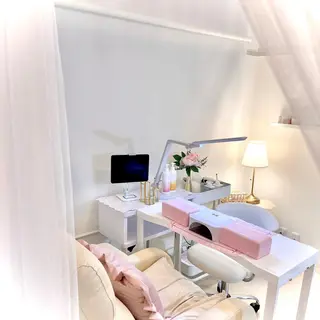 ネイル マツエク・マツパ アイブロウ Vogusty's Nail 鶴見店のネイルデザイン