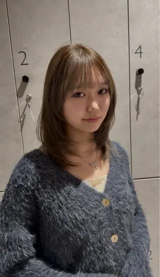 ミディアム カラー 寺島 理菜のヘアスタイル