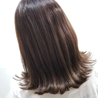 セミロング 饒平名 知也のヘアスタイル
