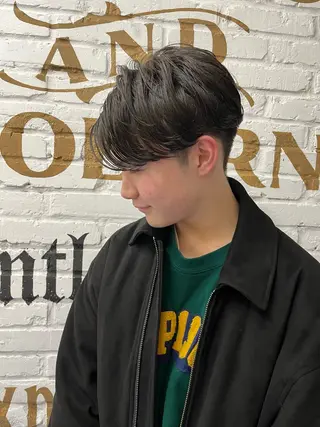 ミディアム 佐藤 詩音のヘアスタイル