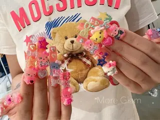 ロング more glam 原宿店のネイルデザイン