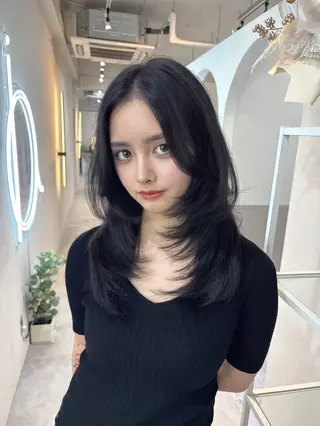 ミディアム 韓国レイヤー透明感 カラーヨウスケのヘアスタイル