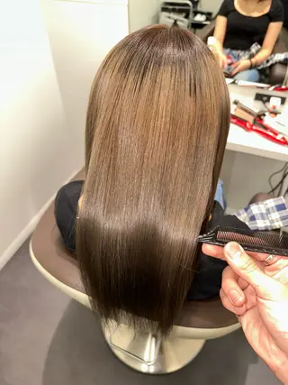 セミロング 美髪特化✨ 伊織✨縮毛矯正✨のヘアスタイル