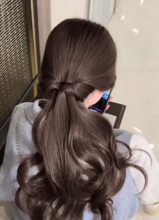 ロング カラー 透明感カラー グレージュ/あいのヘアスタイル
