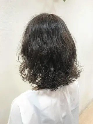 ミディアム カラー パーマ 北川 泰之のヘアスタイル