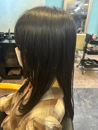 ミディアム 佐藤 莉子のヘアスタイル