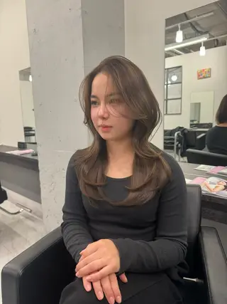 ロング レイヤー・ブリーチ kiyotoshiのヘアスタイル