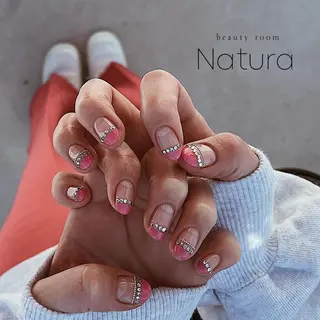 ネイル マツエク・マツパ アイブロウ beautyroom Naturaのネイルデザイン
