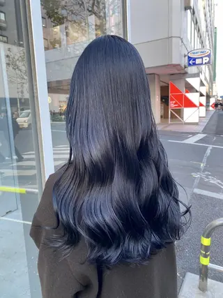 ミディアム 🤍ハイトーン寒色 🤍MADOKAのヘアスタイル