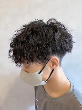 パーマ メンズ 岸畑 聖也 / &8（アンドエイト）の眉毛・アイブロウイメージ