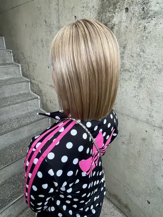 ミディアム カラー 日高 香織のヘアスタイル