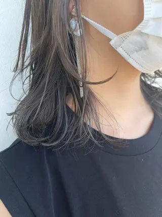 ミディアム カラー 💓パーマ，💗 レイヤーカットのヘアスタイル