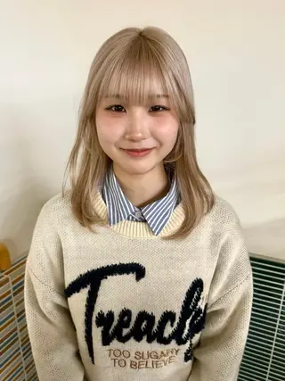 ミディアム カラー ヘアアレンジ 縮毛矯正履歴からの ブリーチ /mamiのヘアスタイル
