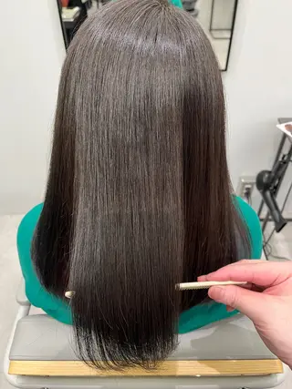 セミロング カラー 菅 樹希弥のヘアスタイル